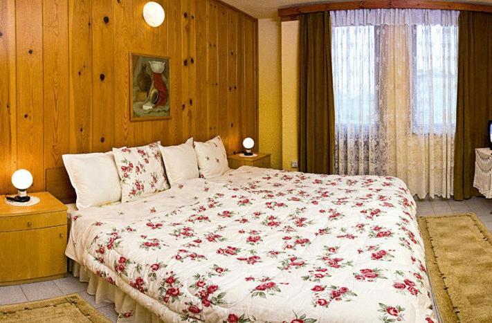 Hotel Vesta Kazanluk Bagian luar foto